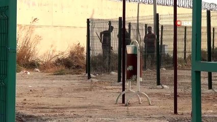 1 milyon Suriyeli'nin güvenli bölgeye geçeceği sınır kapısında temizlik çalışmaları başladı