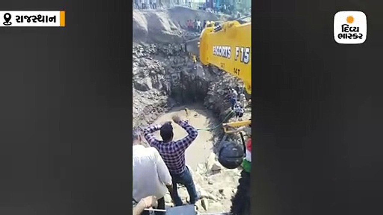 45 ફૂટ ઉંડા ખાડામાં પડ્યો 9 ફૂટ લાંબો મગર, હાઈડ્રોલિક મશીનથી નીકાળ્યો