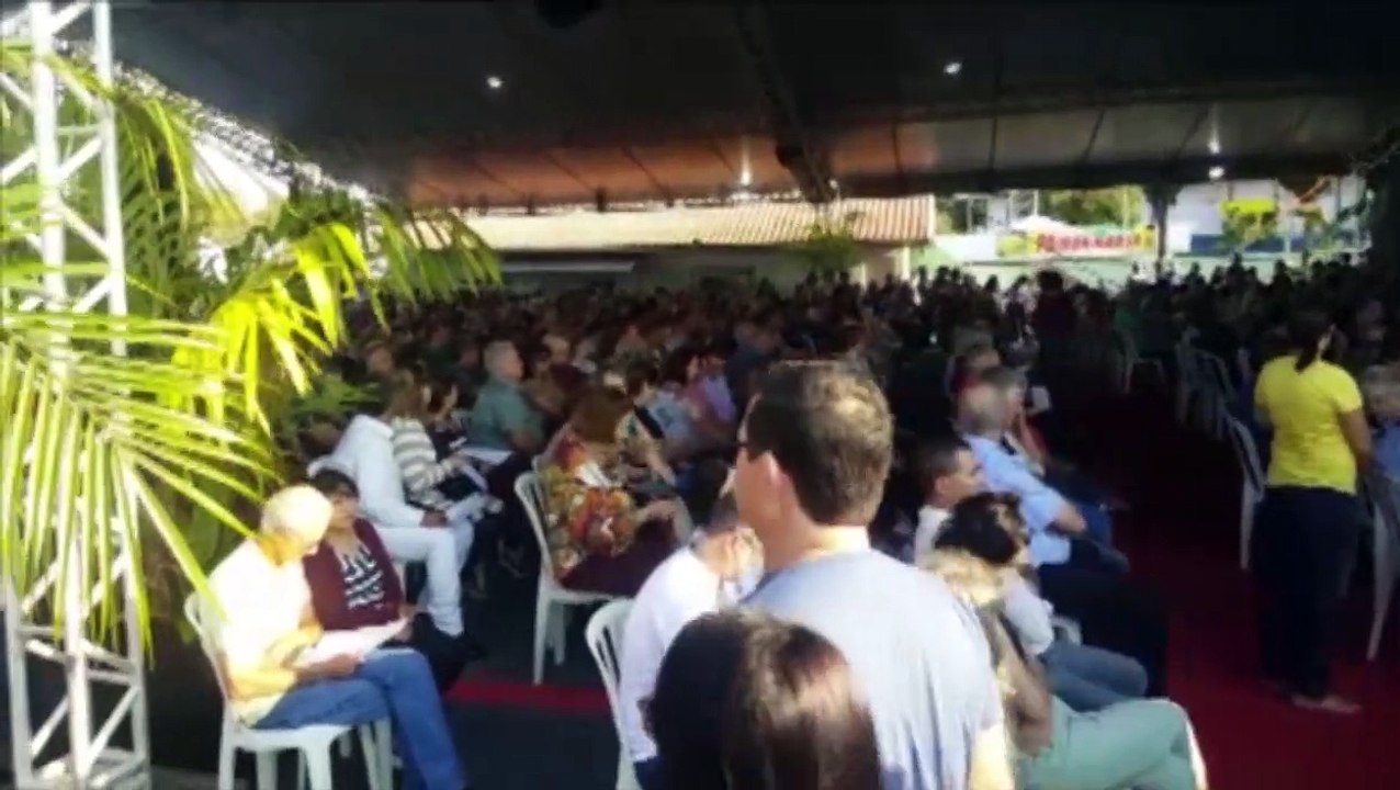 Dia de Finados: Fiéis chegam cedo ao Cemitério Central para celebração com o bispo Dom Mauro