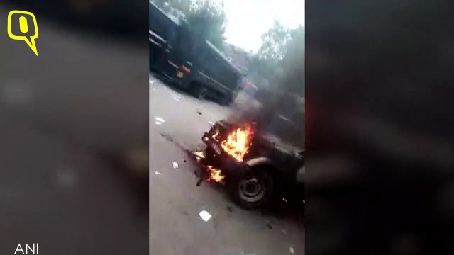 At Least 1 Injured as Lawyers and Police Clash at Tis Hazari Court | The Quint