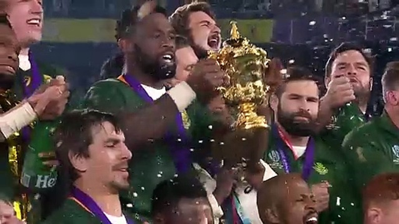 Slow mo of South Africa lifting the Webb Ellis Cup