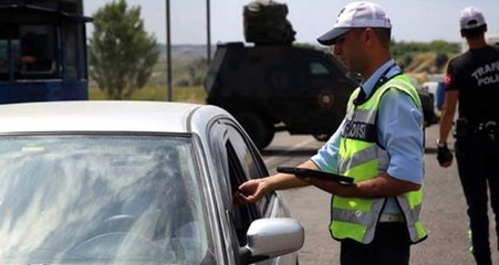 İstanbul'da ilk gün bilançosu: Çakarlı araçlara 126 bin 252 lira para cezası kesildi