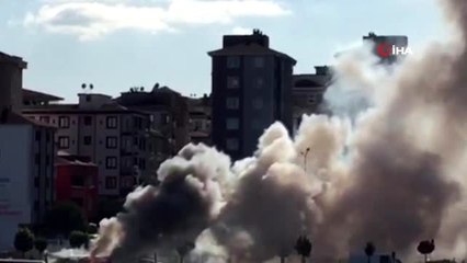 Ümraniye'de minibüsün alev alev yandığı anlar kamerada