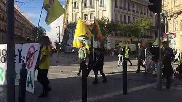 Le peuple kurde dans la rue