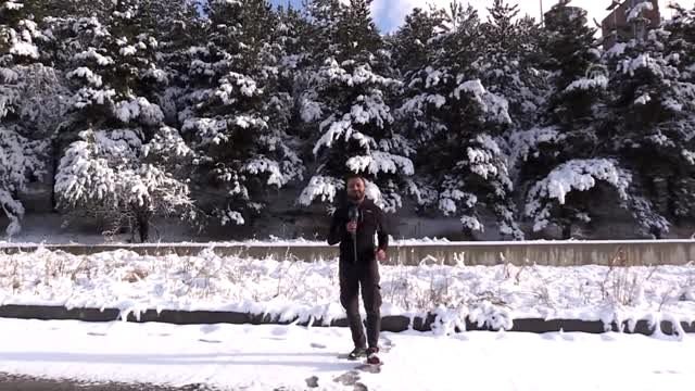 Beyaz örtüyle kaplanan Palandöken'de kış güzelliği