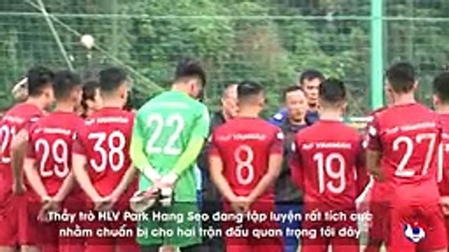 Quang Hải chọn Văn Lâm và Duy Mạnh trong top 11 cầu thủ Đông Nam Á tại AFF Awards Night 2019