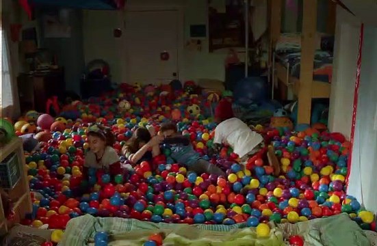 Stuck in the Middle S03E20 Stuck in Harley's Quinceañera