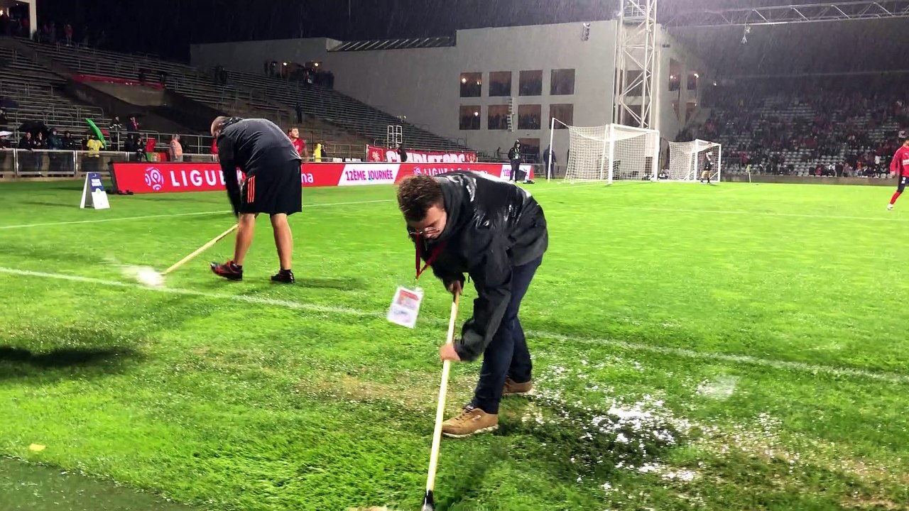 Football - Ligue 1 : Nîmes - Rennes reporté
