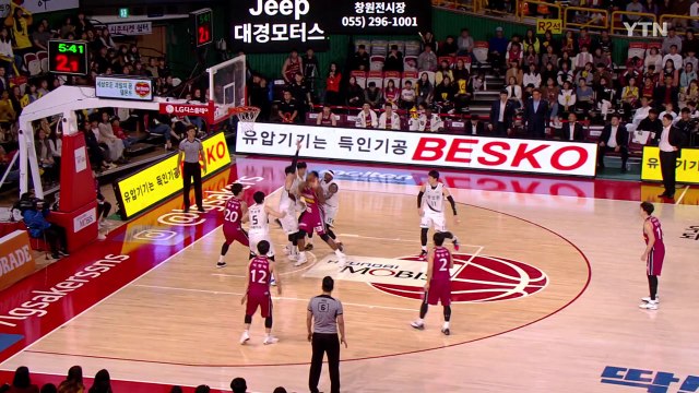 '김선형 20점 10리바운드' SK 5연승...현대모비스 4연패 / YTN