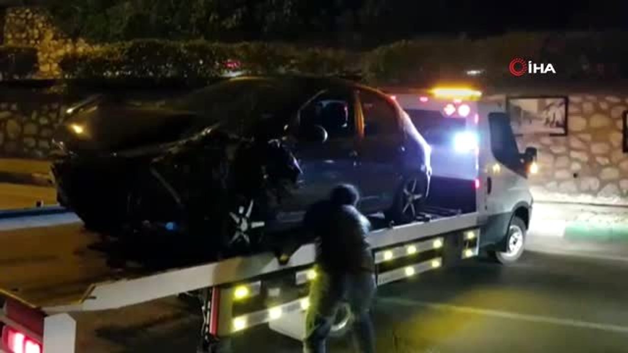 Direksiyon hakimiyetini kaybeden sürücü dereye uçmaktan son anda kurtuldu