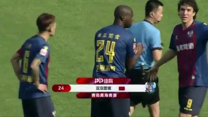 Football - Yaya Touré gets a red card after only 10 seconds in the game
