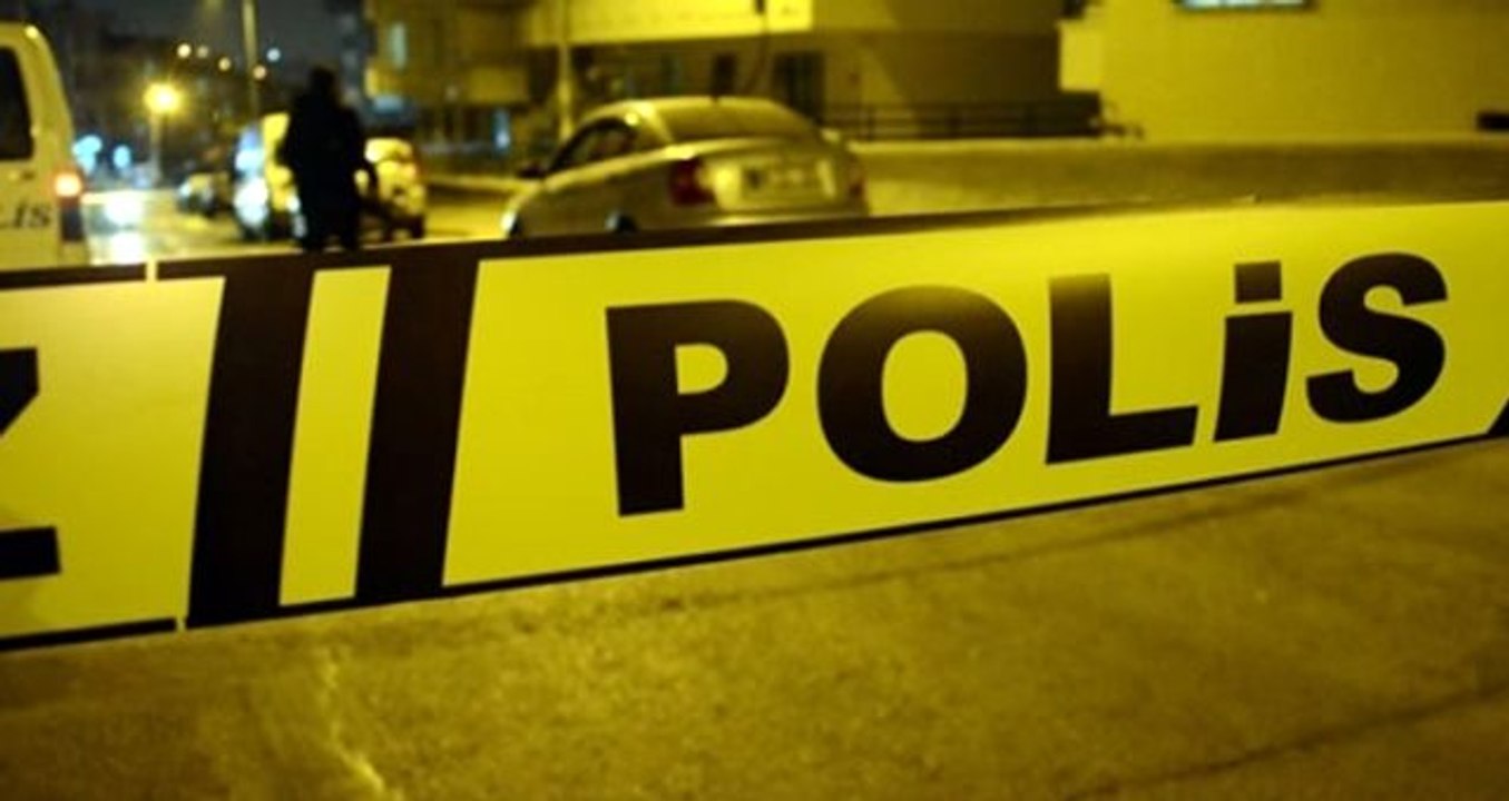 Küçük çocuk kapıyı açtığı polise yalvardı: Babam annemi öldürüyor abi, kurtarın!