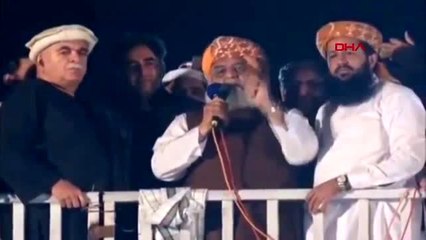 Pakistan'da muhaliflerin protestoları devam ediyor