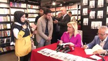 Gazeteci Yavuz Donat'ın 'Off The Record' kitabı imza gününde sevenleriyle buluştu