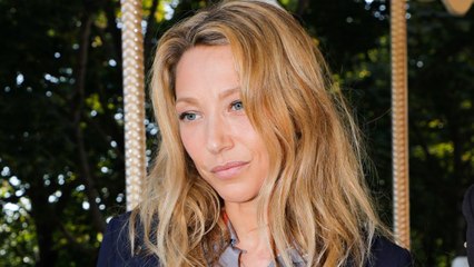 Laura Smet rend un sobre hommage à son « papa » Johnny