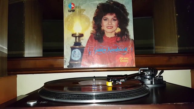 Gülden Karaböcek - Aşk Acı Şaraptır (Plak kayıt)