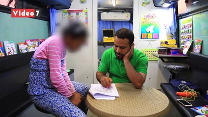 سر السيارة الخضراء التى يلتف حولها الأطفال فى ميادين مصر