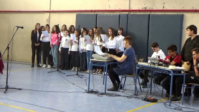 Αποσπάσματα από τη γιορτή για την 28η Οκτωβρίου - 2ο Γυμνάσιο Χαριλάου