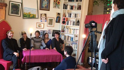 Les impatientes tournent la vidéo « Hamlet » en théâtre