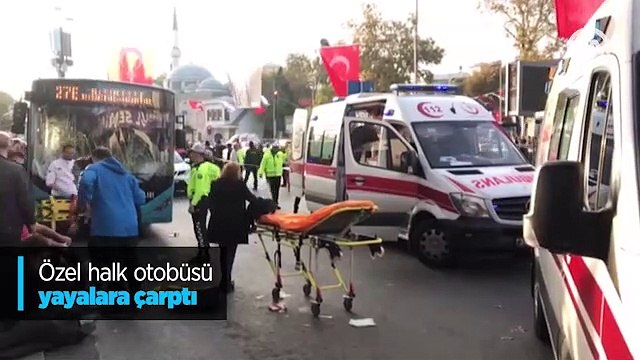 Özel halk otobüsü yayalara çarptı