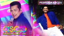 Gary Valenciano energizes the audience as he performs his song 'Eto Na Naman'