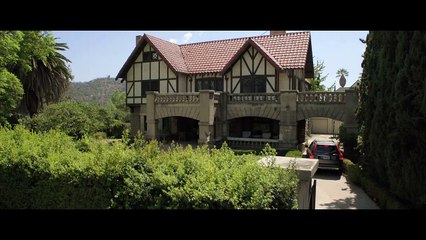 "Are You Afraid of the Dark?" - Lights Out