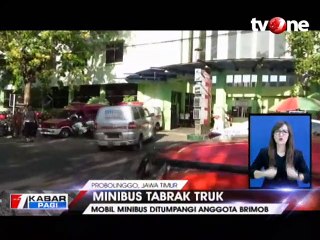 Minibus Tabrak Truk, Satu Anggota Brimob Tewas