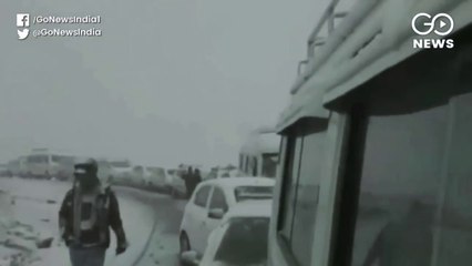 हिमाचल प्रदेश के कई इलाको में बर्फबारी शुरु, हाइवे पर जाम