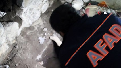 Narkotik Ekipleri operasyon için girdiği evde 15 metre derinliğindeki kuyuyla karşılaştı