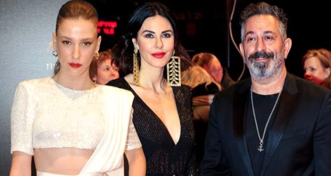 Cem Yılmaz, Serenay Sarıkaya ile aşk yaşadığı yönündeki haberleri yalanladı