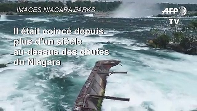 Un bateau coincé depuis un siècle en haut des chutes du Niagara déplacé