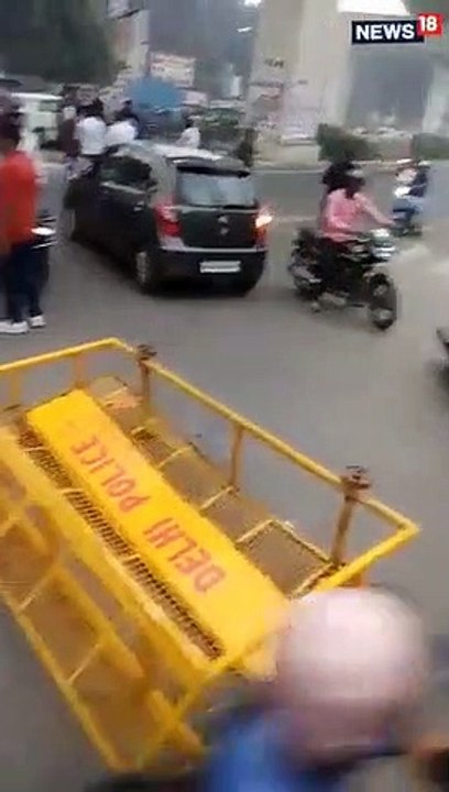 ৰাজপথত সাধাৰণ জনতাক খেদি খেদি প্ৰহাৰ ‘আইন ৰক্ষক’ অধিবক্তাৰ, চাওক Video