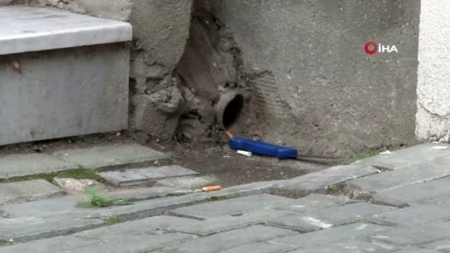 Birlikte yaşadığı adam tarafından oğlunun gözü önünde öldürüldü