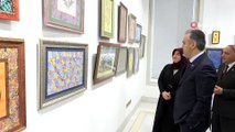 Belediye başkanının eşi ebru sergisi açtı