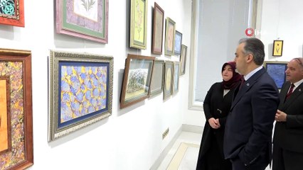 Belediye başkanının eşi ebru sergisi açtı