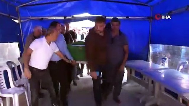 Haluk Levent, annesini son yolculuğuna uğurladı