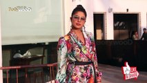 Priyanka Chopra flaunting cleavage