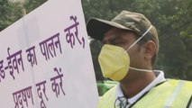Delhi impone restricciones a la circulación de vehículos por la contaminación