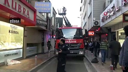 Kuyumcular Çarşısı'nda çıkan yangın paniğe neden oldu