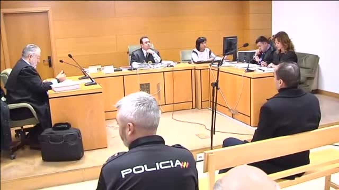 Visto para sentencia el juicio contra un expolicía que retuvo a sus hijos