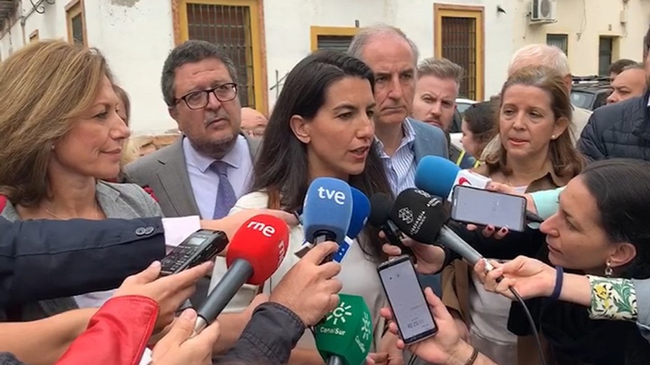 Rocío Monasterio (Vox) carga contra los centro...