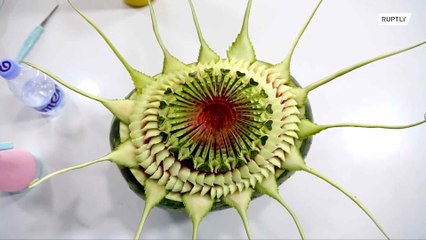 Chinese Fruit Ninja alive and cuttin' it!