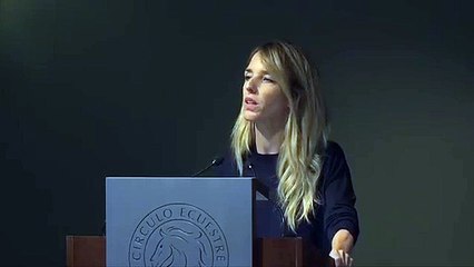 Álvarez de Toledo a Felipe VI: «Vuelva más a Cataluña, no se sienta como en casa, es su casa»