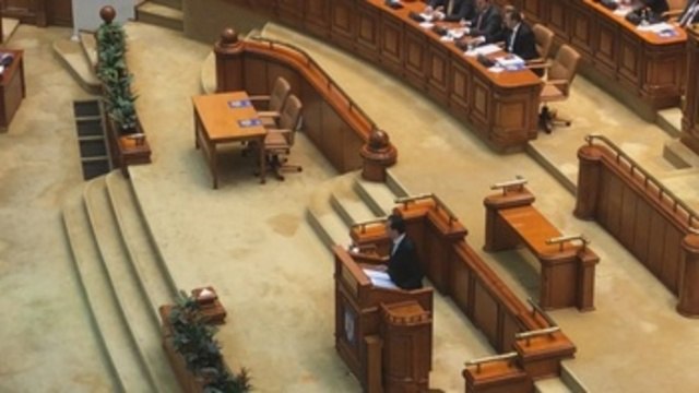 El conservador Ludovic Orban investido nuevo primer ministro de Rumanía