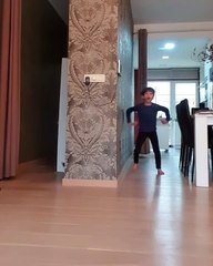 Quand tu veux que ton petit frère arrête de crier