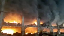 حريق بمصنع موتوسيكلات في قليوب.. والدفع بـ10سيارات إطفاء