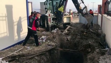 Rögar kuyusuna düşen ineği itfaiye ekipleri kurtardı