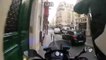 Course-poursuite incroyable entre un scooter et la police dans les rues de paris