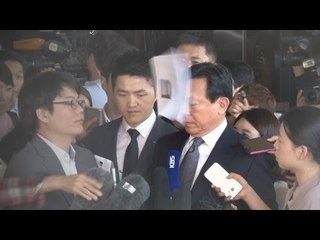 '롯데 총수' 신동빈 얼굴에 날아든 것은?