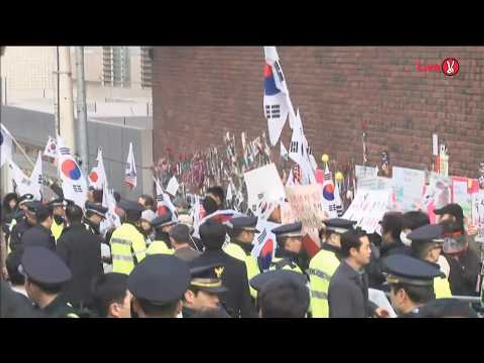 파면된 박근혜 전 대통령 검찰 출두-생중계